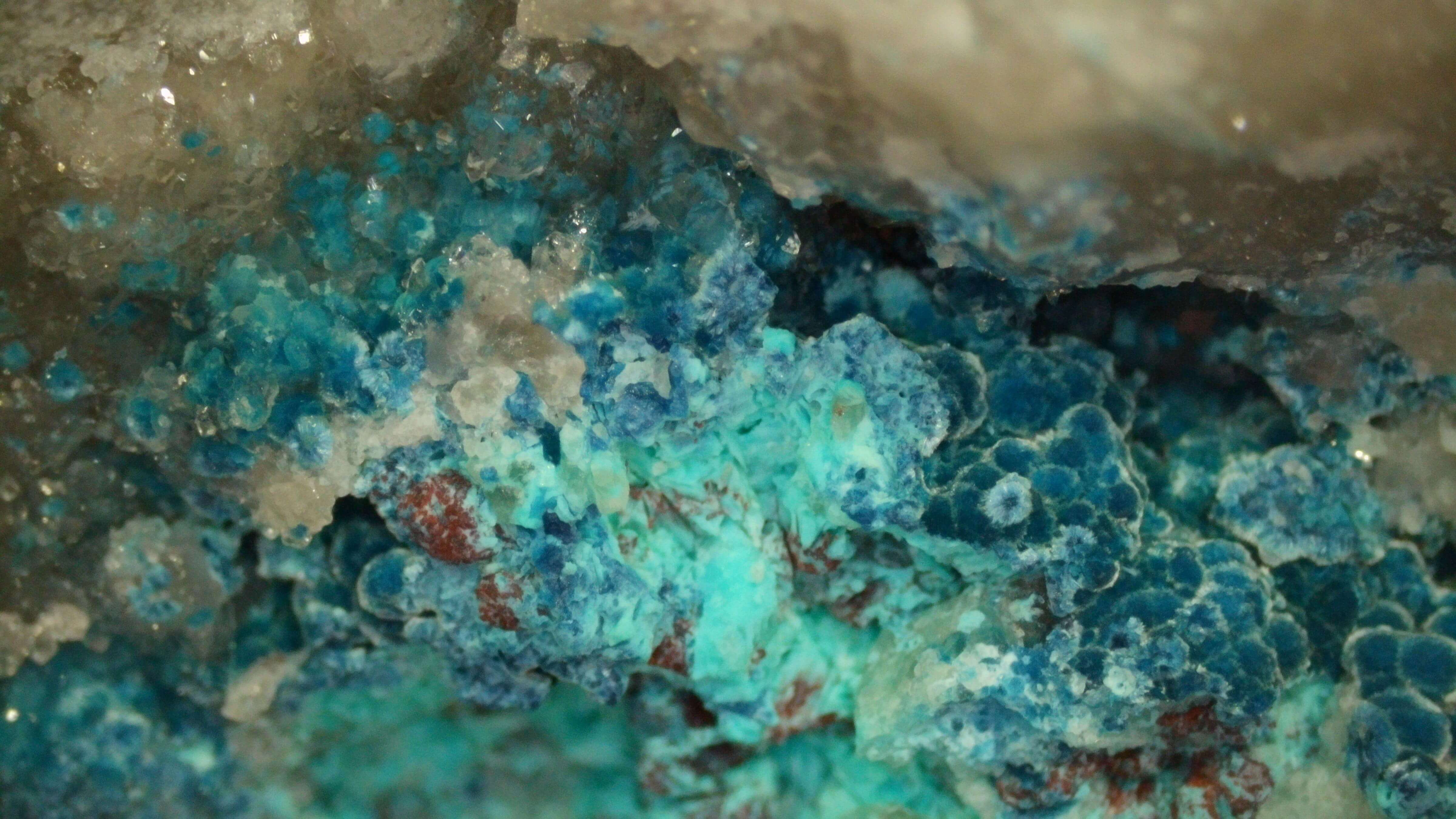 The Geometry of Crystal Formation