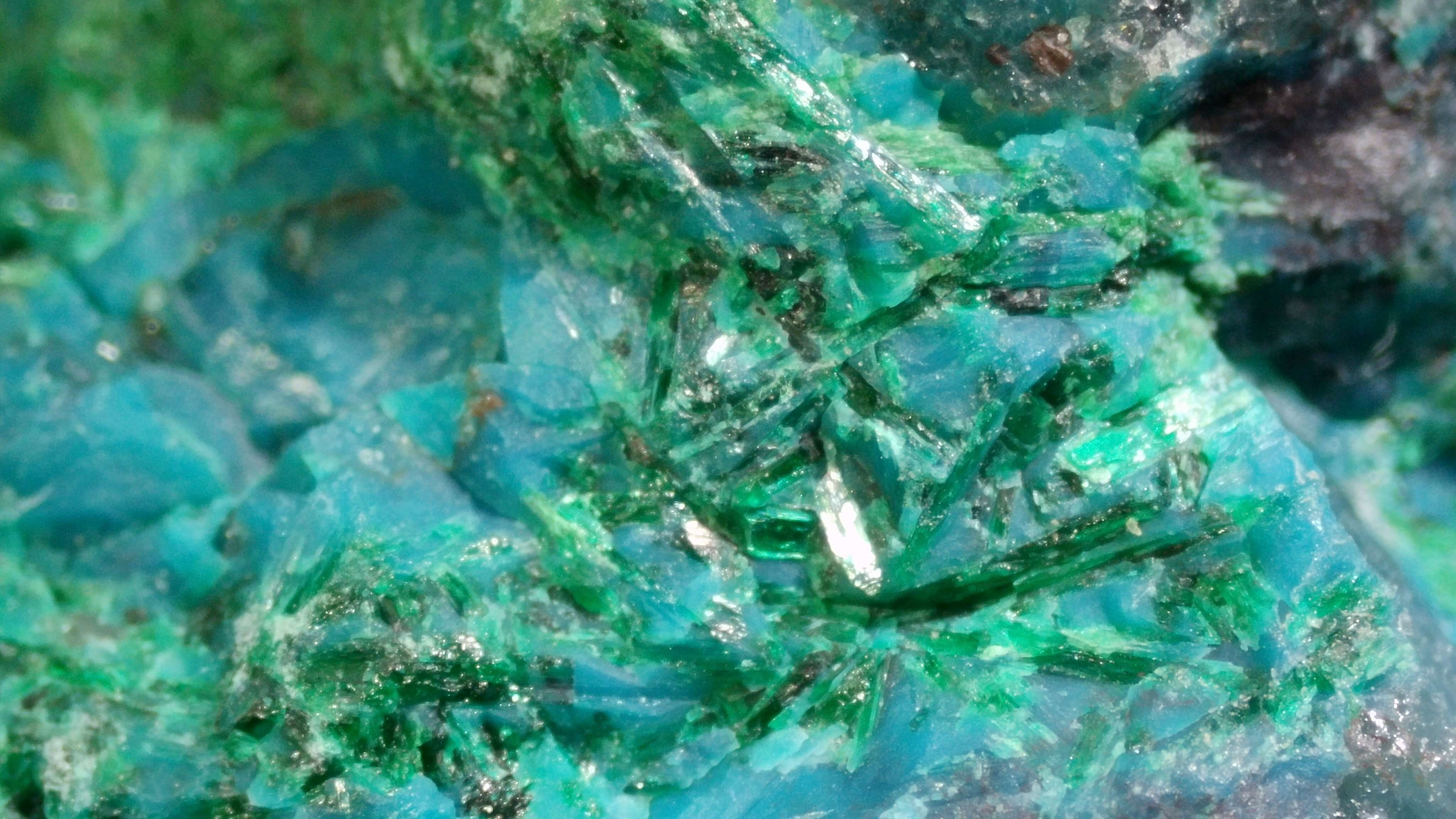 Microscopic green-blue Brochantite mineralization